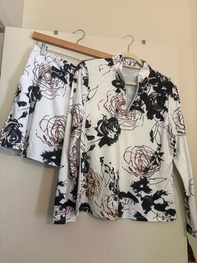 Floral Print Long Sleeve Top and Skort Athletic Golf Set - White/Black/Rust